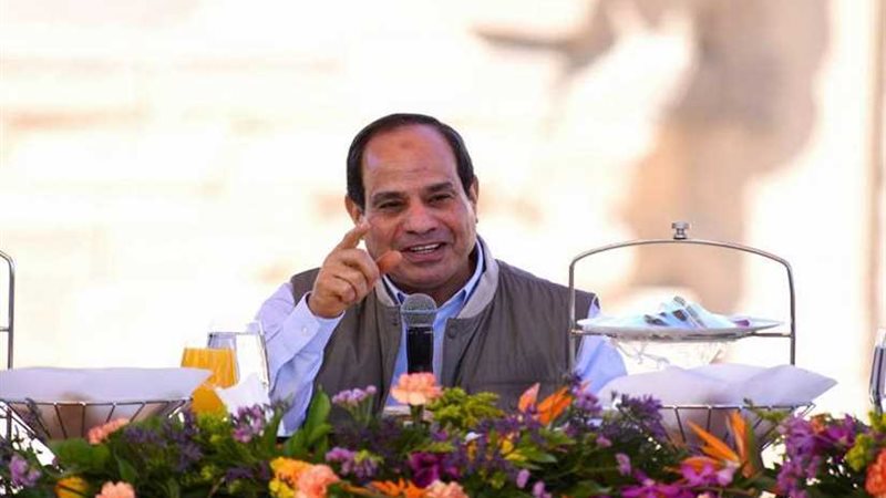 الرئيس السيسي يجري