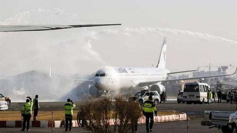 اندلاع حريق بطائرة