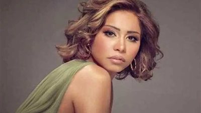 إنذار لنقيب الموسيقيين بإيقاف شيرين عبد الوهاب عن الغناء