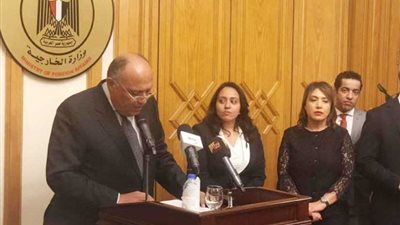 شكري يؤكد أهمية دور الخارجية في الدفاع عن مصالح الشعب المصري