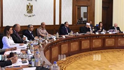 الحكومة: الانتهاء من حفر 4أنفاق أسفل قناة السويس