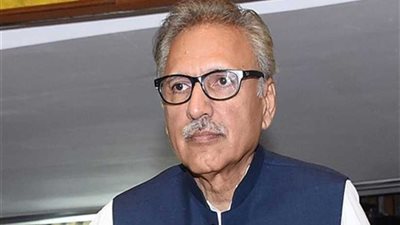 الرئيس الباكستاني يقلد رئيس الوزراء الماليزي أعلى وسام مدني