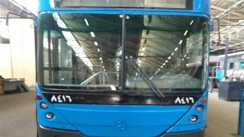 طلاء ٢٠٠ أتوبيس أسبوعيًا