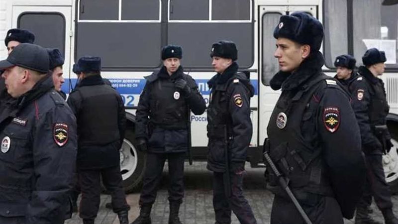 إلقاء عبوة ناسفة