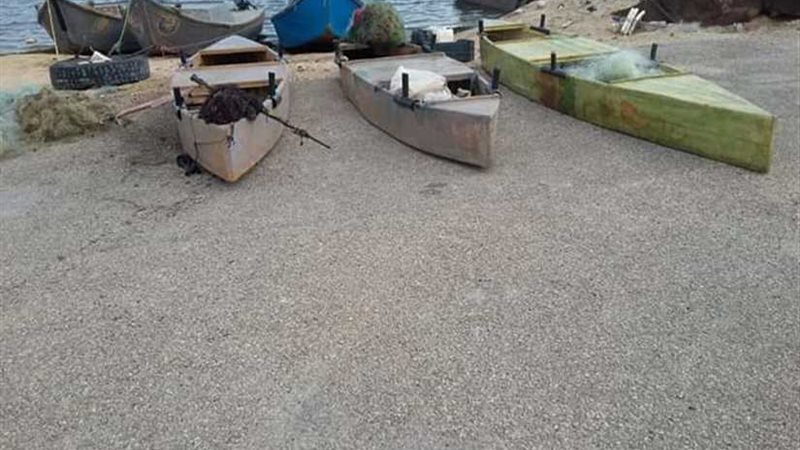 ضبط قوارب وأدوات