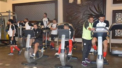 كواليس معسكر منتخب مصر.. رحلة سفر شاقة وعيد ميلاد أبو الفتوح (صور)