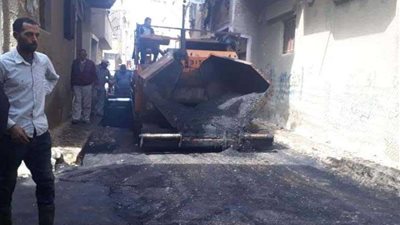 تكثيف أعمال الرصف للانتهاء من الطرق الرئيسية بالبحيرة