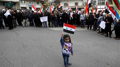 بصور الأسد.. أهالي الجولان المحتل يحتجون على تصريحات ترامب