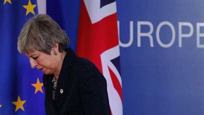 ضغوط لطرد تيريزا ماي من