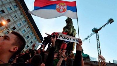 تواصل الاحتجاجات المطالبة باستقالة رئيس صربيا