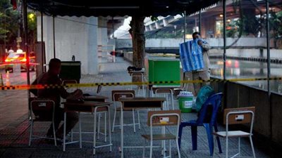 ملك تايلاند يحذر من وصول الأشرار للسلطة