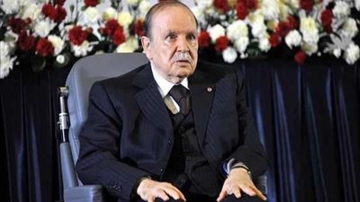 الحزب الحاكم بالجزائر يؤكد التزامه بخارطة طريق 