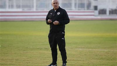 جروس يطالب اللاعبين بالتركيز والفوز بلقاء القمة