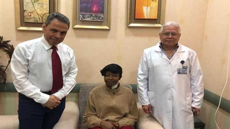 مضيفة بالخطوط الكينية