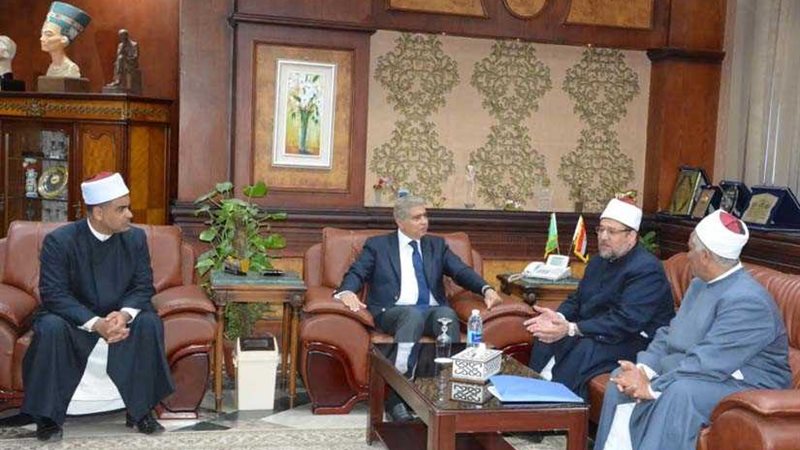 وزير الأوقاف: 4 كتب