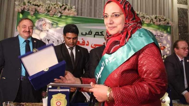 تكريم صيادلة بني