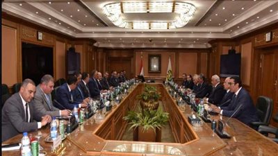 رئيس الرقابة الإدارية يلتقي رئيس مجلس إدارة غرفة التجارة الأمريكية بمصر