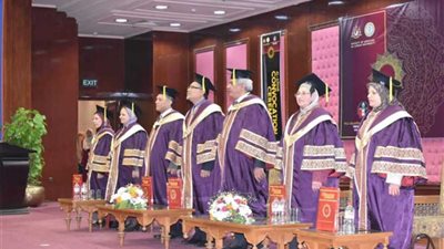 طب بنات الأزهر تحتفل بتخريج دفعة جديدة من الطبيبات الماليزيات