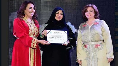 أوسكار الرائدات يكرّم فنانات ونجوم بالدول العربية والأجنبية.. صور