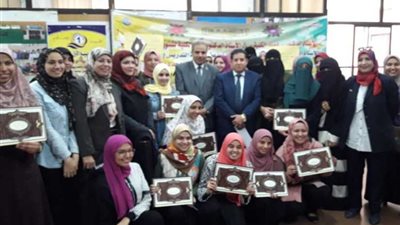 المحرصاوي يكرم طالبات طب أسنان بنات الأزهر المتميزات على مستوى الجامعات المصرية