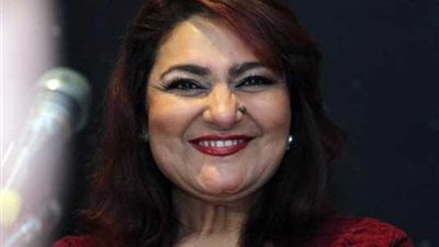 عروض مسرحية وورش رسم لفرقة 