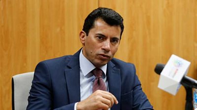 وزير الرياضة يلتقي مع عدد من ممثلي الشركات الفرنسية