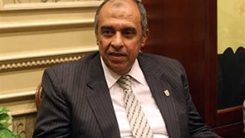 وزير الزراعة يمنح