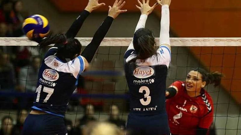 عاجل.. سيدات طائرة