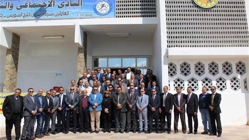 250 ألف عامل بقطاع