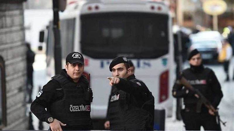 ذعر في مطار تركي..