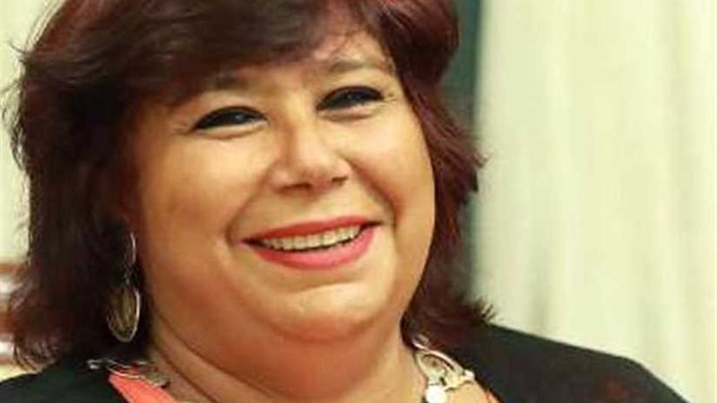 وزيرة الثقافة تكرم