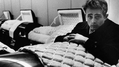 بالصور.. هكذا تنبأ نجم هوليوود 