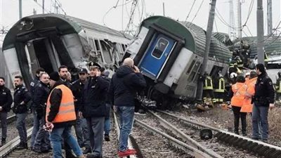 إصابة 50 شخصا في تصادم قطارين بـ