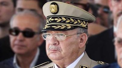 رئيس الأركان الجزائري : لا خوف على وطن يتشبع أفراد جيشه بقيم تاريخهم الوطني