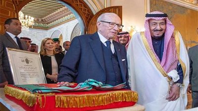 الرئيس التونسي والعاهل السعودي يعقدان جلستي محادثات لبحث التعاون المشترك
