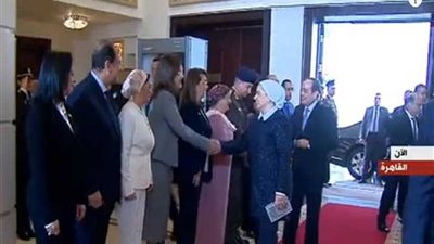 عاجل.. السيسي وقرينته يشهدان حفل يوم المرأة المصرية والأم المثالية
