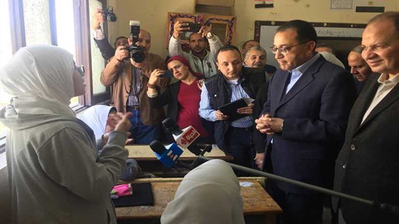 رئيس الوزراء يحاور