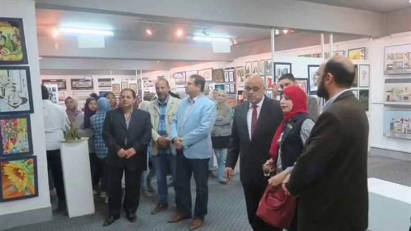 معرض طلابي لقسم الديكور