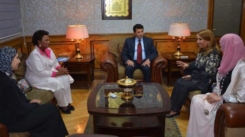 وزير الشباب والرياضة