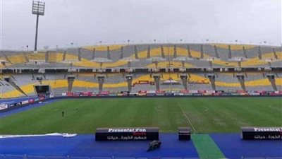 بدء عمليات سحب مياه الأمطار من استاد برج العرب