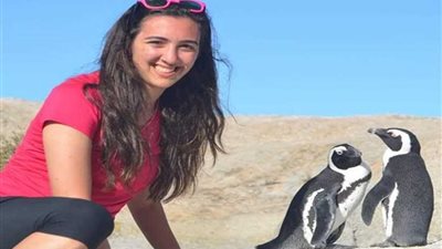 شاهد.. لقطات من حياة هادية حسني بطلة الريشة الطائرة