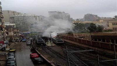 اندلاع حريق بإحدى عربات ترام الرمل