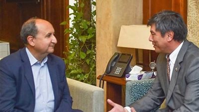 وزير الصناعة يبحث مع سفير اوزبكستان بالقاهرة تعزيز العلاقات التجارية والاقتصادية المشتركة