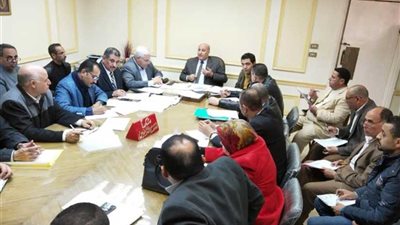 محافظة البحيرة تمنح أول سيدة رخصة سرفيس أجرة