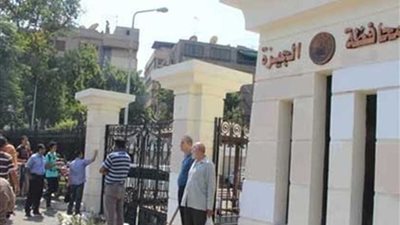 الجيزة: عروض فنية وتنورة تستقبل زوار الأهرامات احتفالًا بالعيد القومي