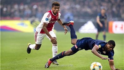 أياكس أمستردام يفوز علي آيندهوفن 3ـ1 في قمة الدوري الهولندي