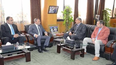 محافظ الإسماعيلية يستقبل مدير الأمن