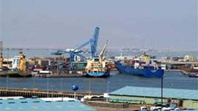 فتح بوغاز مينائي الإسكندرية والدخيلة بعد تحسن الأحوال الجومائية