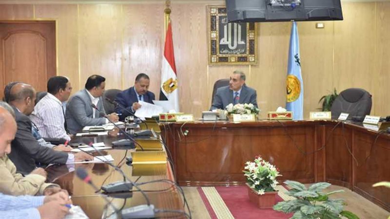 محافظ أسيوط يلتقي