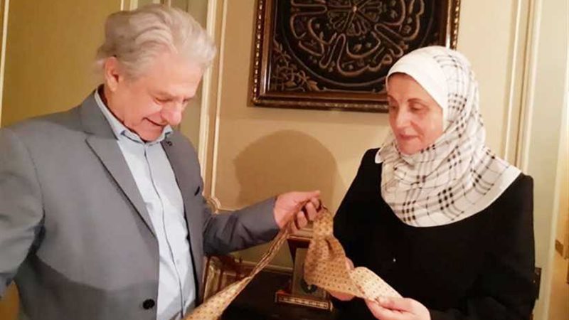 رابطة عنق عبد الحليم